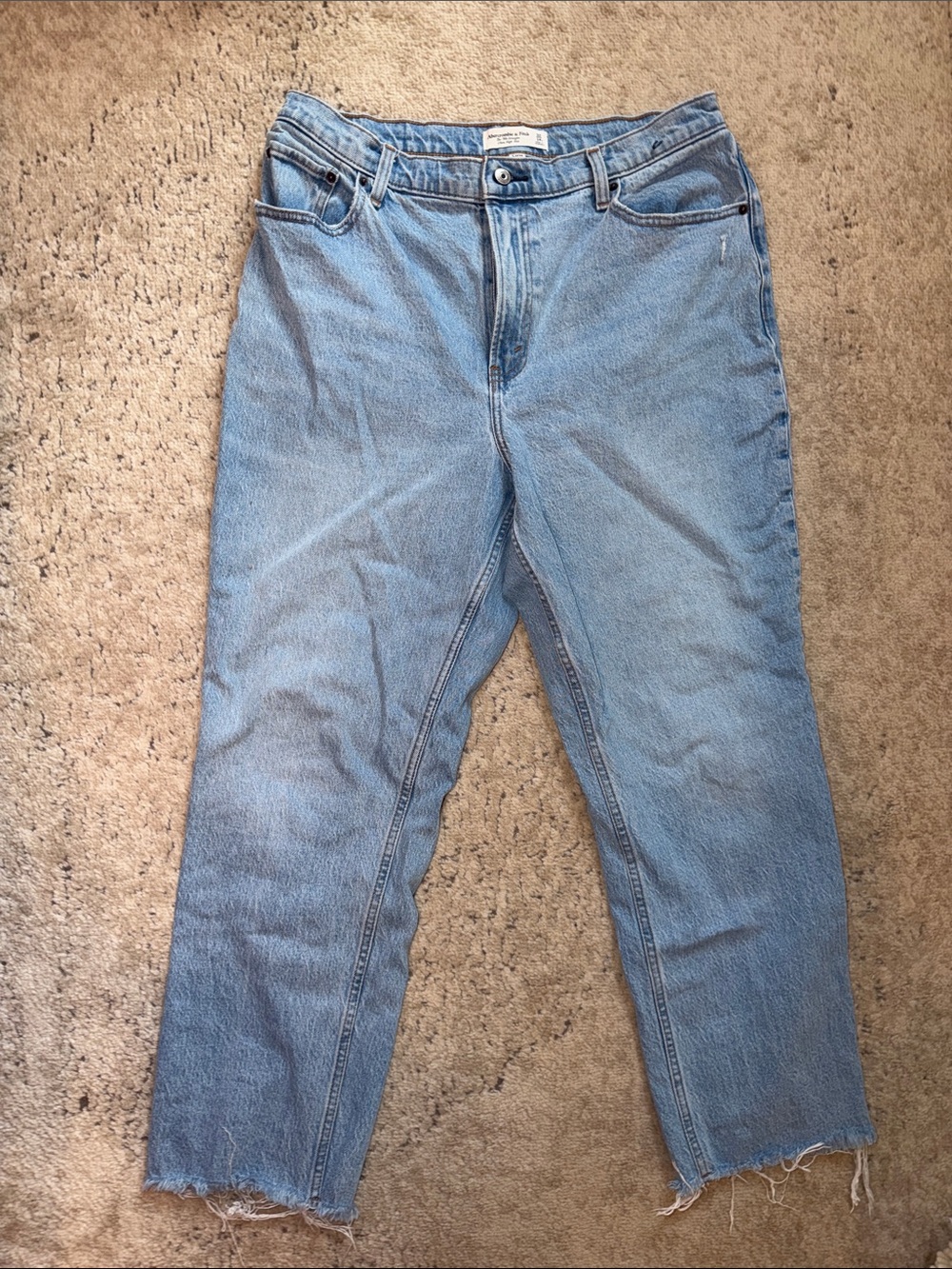 Abercrombie & fitch the 90’s straight ultra high rise size 32 short curve love